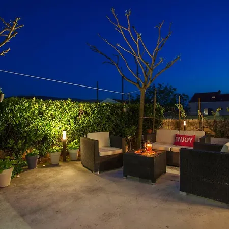 Apartman Madlen Cres Extérieur photo