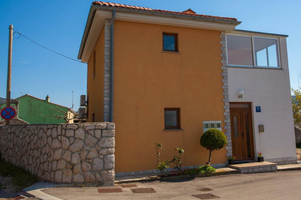 Madlen Apartment